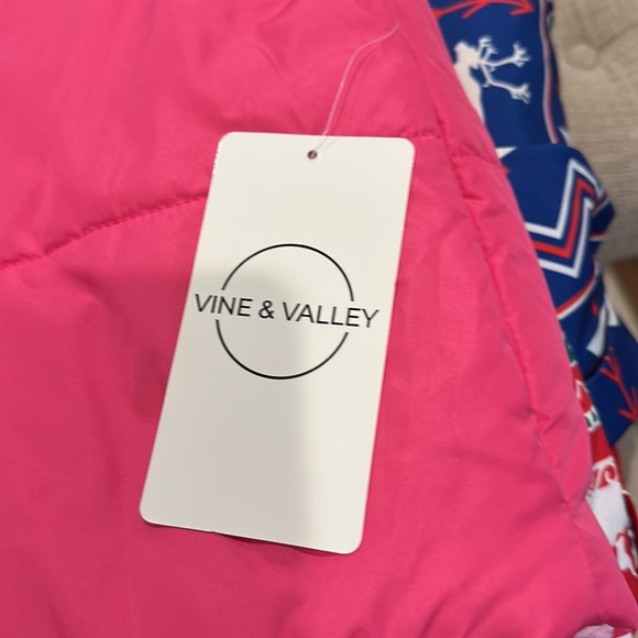 Reversible pink puffer vest medium NWT - Picture 6 of 6